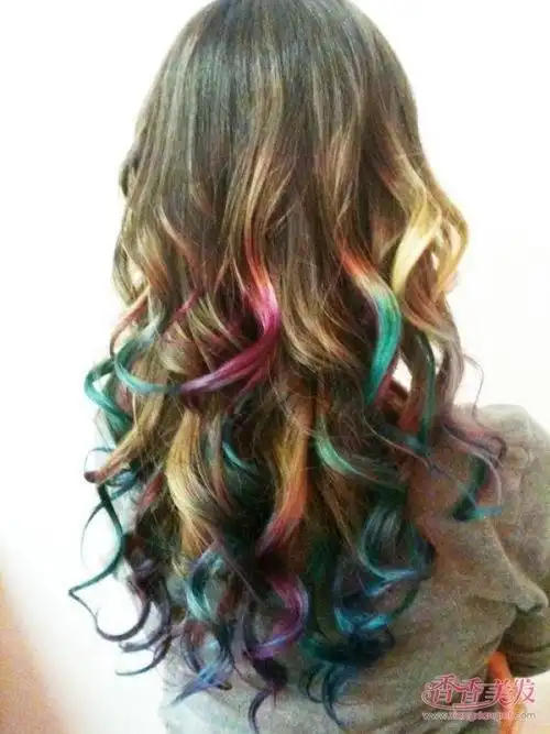 挑染染哪个位置好看 花样挑染给你不一样的美