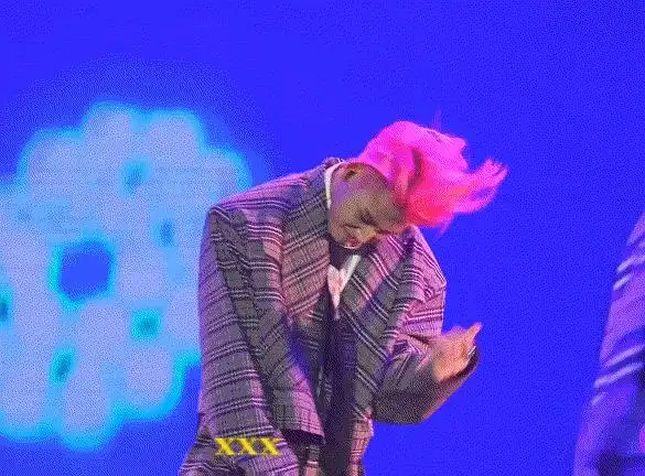 小鬼王琳凯空气弹吉他动作请勿随意造谣