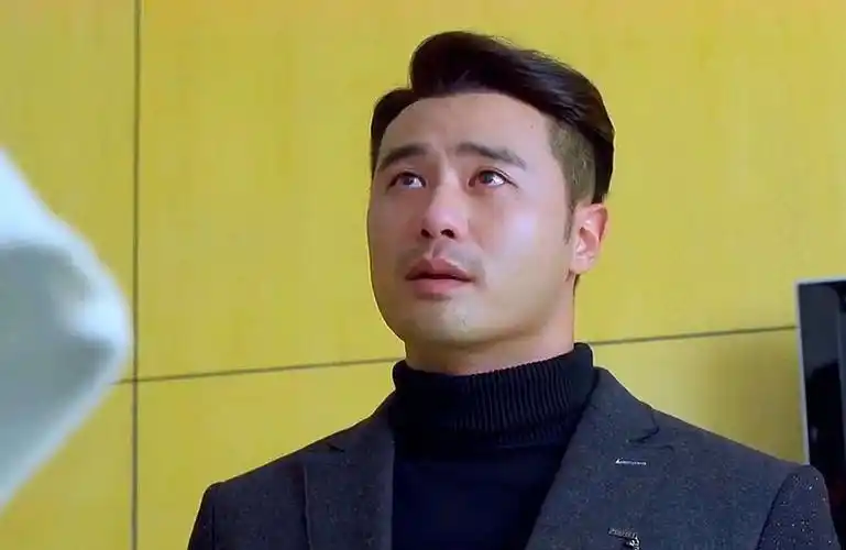 演员陈亦飞演技精湛生活中的妻子是超女谭维维