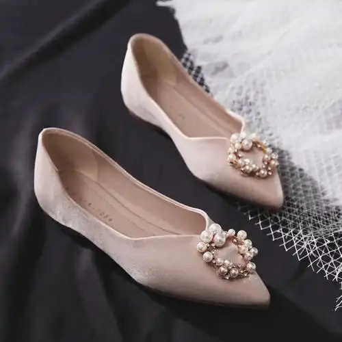 婚鞋软底平底绸缎2020冬季新款新娘孕妇西式单鞋