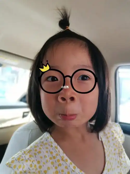 还有比我女儿鼻孔大的小孩吗