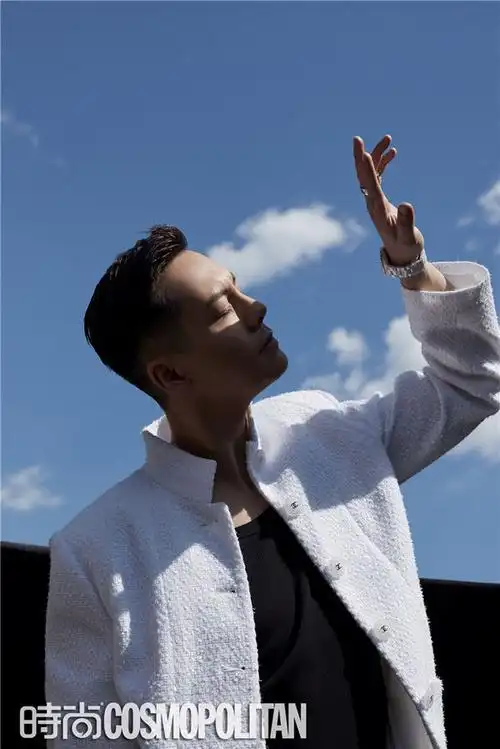 陈伟霆全新封面大片发布 向内而生探索"寻"禅之路