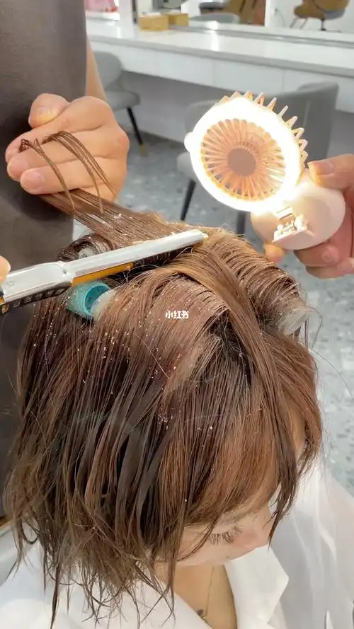 发根蓬松烫