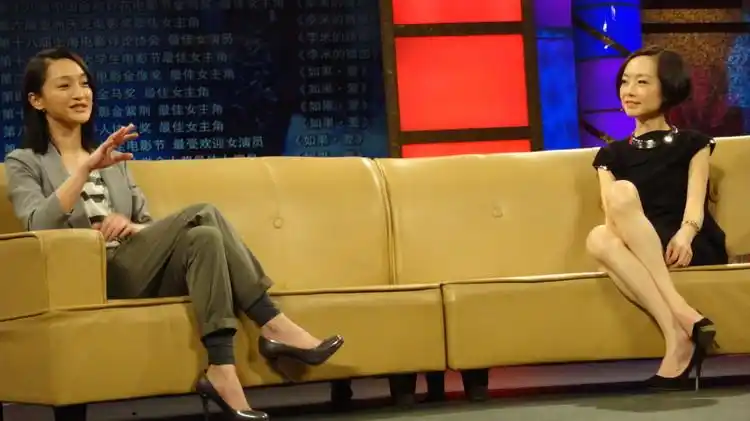 参加《鲁豫有约》节目