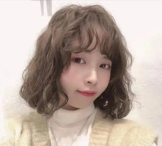 头不烫一次都不知道自己到底有多好看韩剧女主同款卷发非常适合圆脸