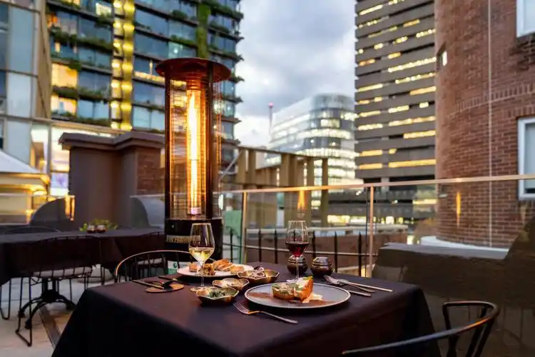 悉尼cbd高档西餐厅找有缘人