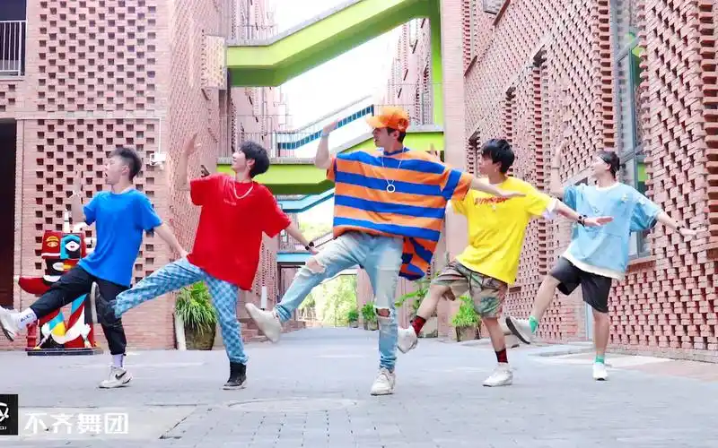 【不齐舞团】童年回忆杀!超萌樱桃小丸子舞可爱到爆炸