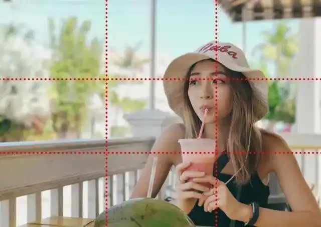 九宫格的那四个交叉点上/ 三分法 /最实用,最不容易出错的一个构图