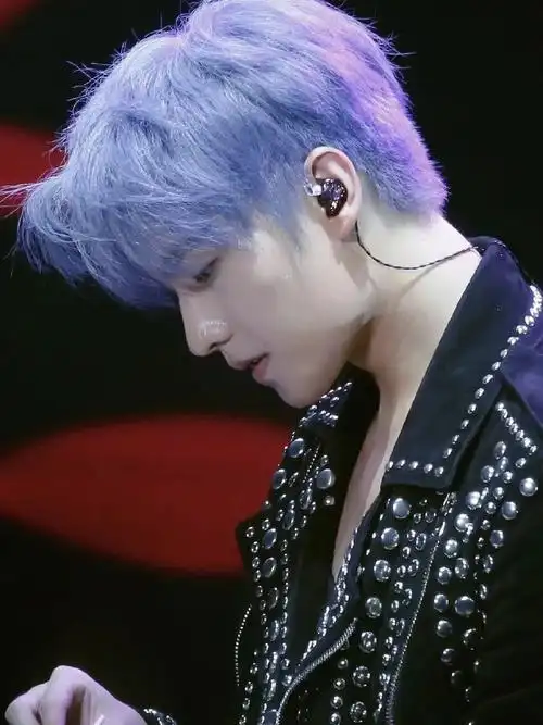 杨洋彻底诠释了什么叫神仙发色yyds