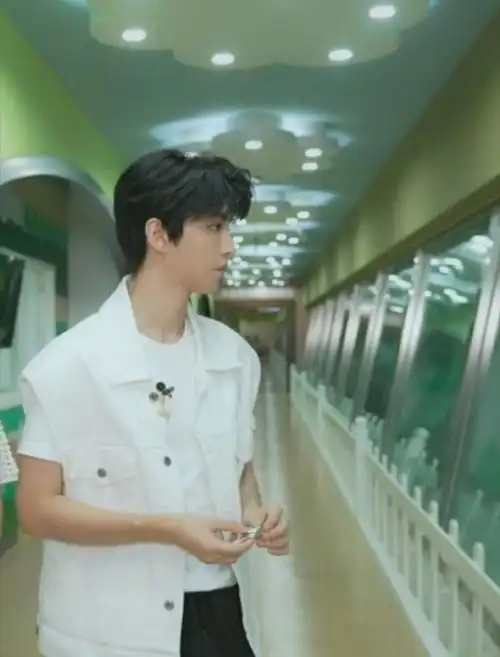 这个侧脸010101#王俊凯味全乳品代言人