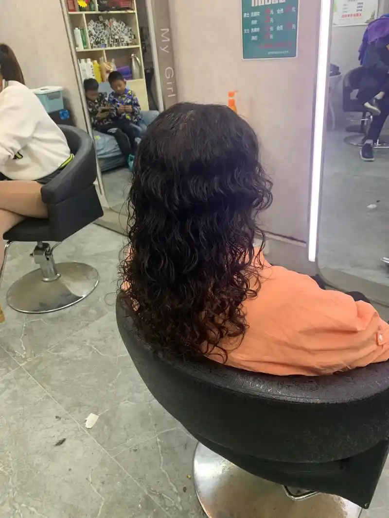 好打理的烫发发型推荐 #同城性价比高的理发店推荐 #慵懒风 - 抖音