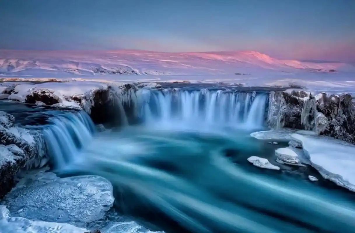 世界上有许多迷人的美景.