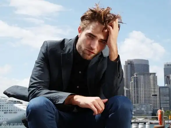 罗伯特帕丁森大片随性 满脸胡渣显颓废[图]