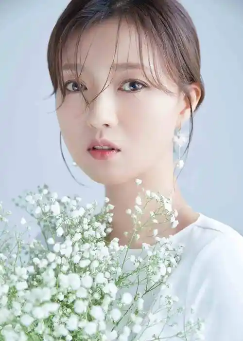 傅晶写真曝光轻纱摇曳黑白不设限