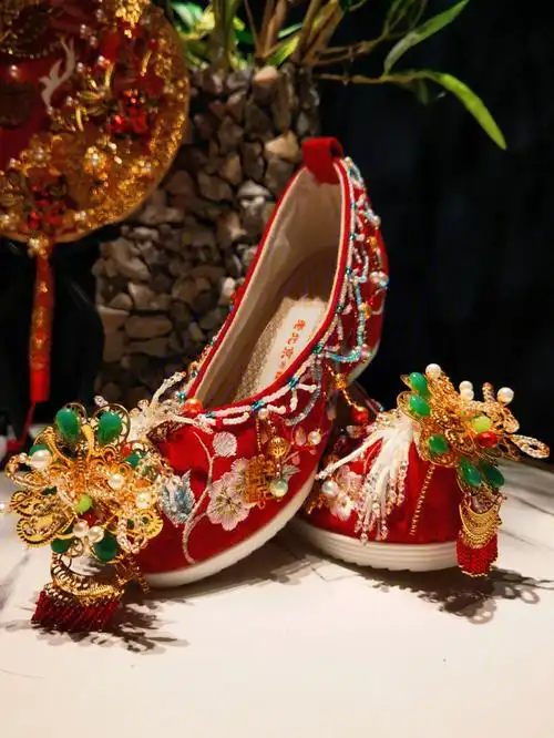 好物种草中式秀禾汉服婚鞋