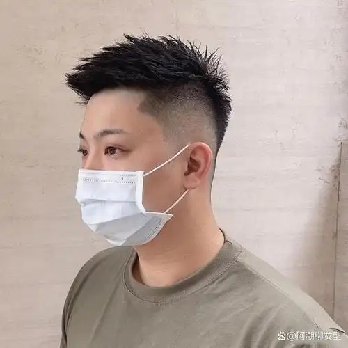 22年超火的3款男生短发参考,今夏发型这样剪就对了,帅气涨颜值