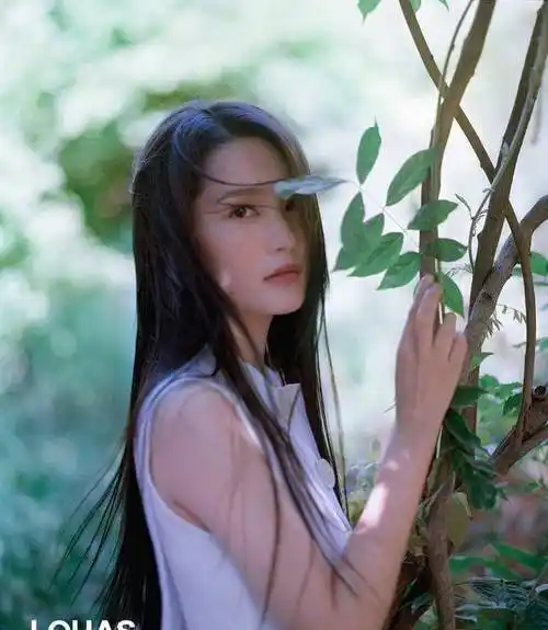 李沁森系写真大片来袭,长发温柔侧颜精致真的美,少女感满满_感觉_照片