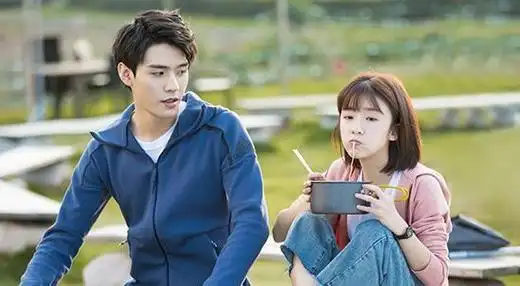 尹正刘昊然谁演的(最新青春校园剧全世界最好的你)(12)