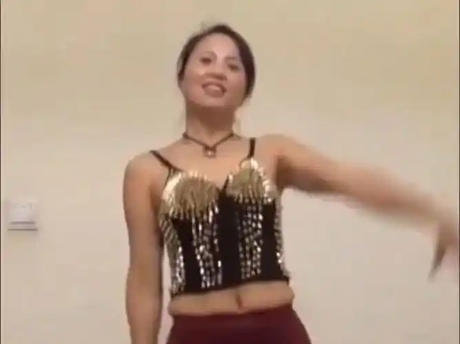 梦露 签名全#翘臀美臀 #妩媚性感广场舞#维拉 #舞艺吧 #优尚舞姿