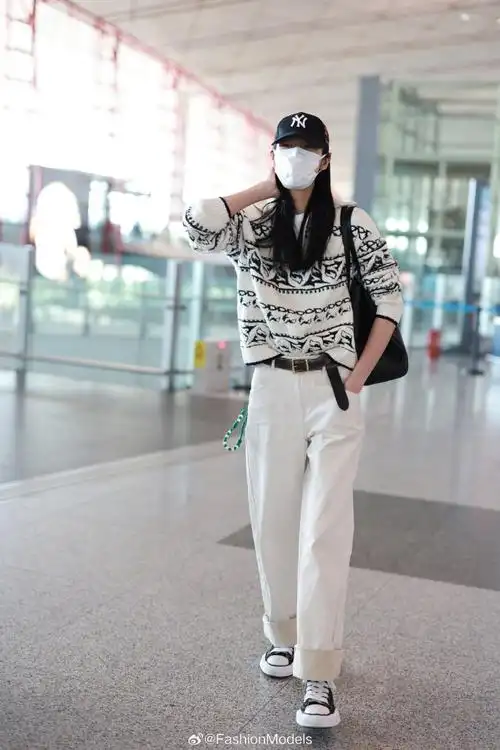 机场真街拍##刘雯