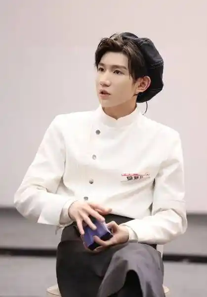 陈坤是重庆,肖战是重庆,王俊凯是重庆,谁知他也是重庆出生!