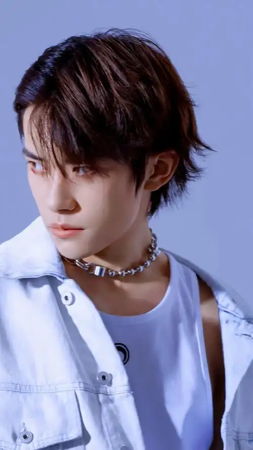 易烊千玺壁纸第37期那片绚烂的色彩是我们之间的约定