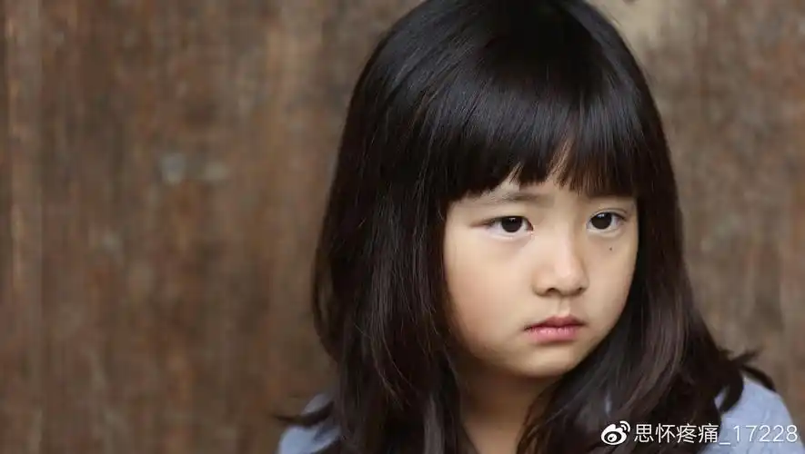 黄磊女儿多多今年已经14岁了她的近照曝光气质出众像妈妈