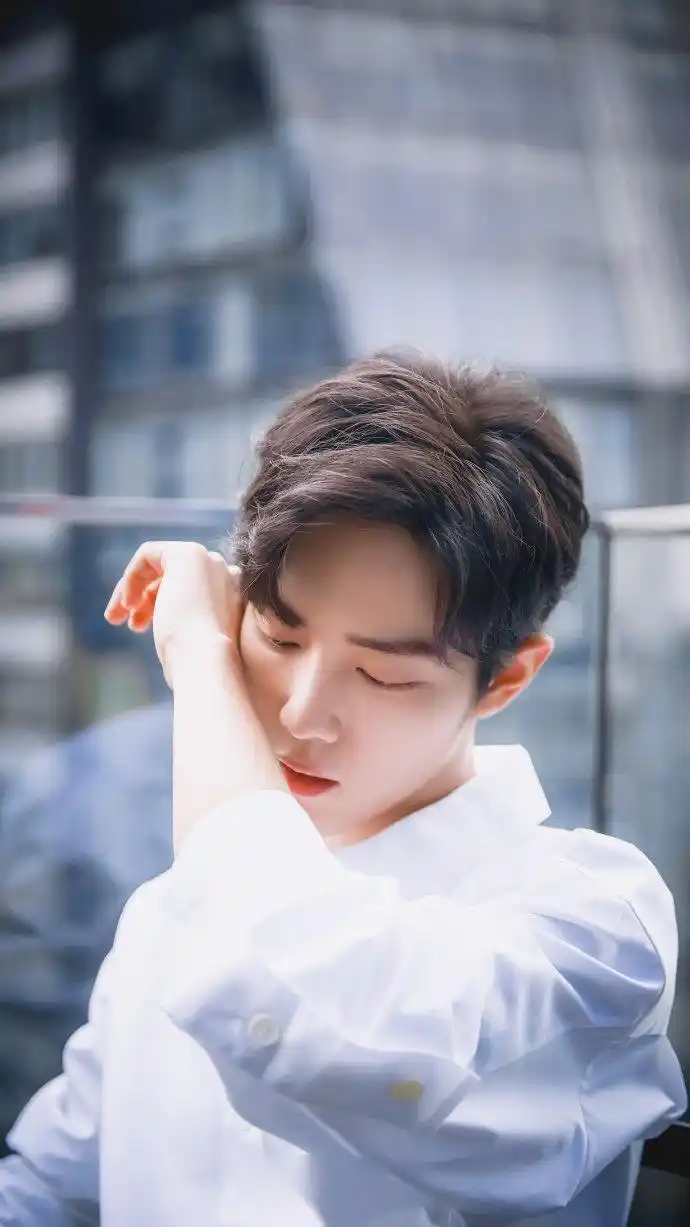 今日份《陈情令》泰国见面会,肖战白衬衫,快来围观,哥哥好帅.