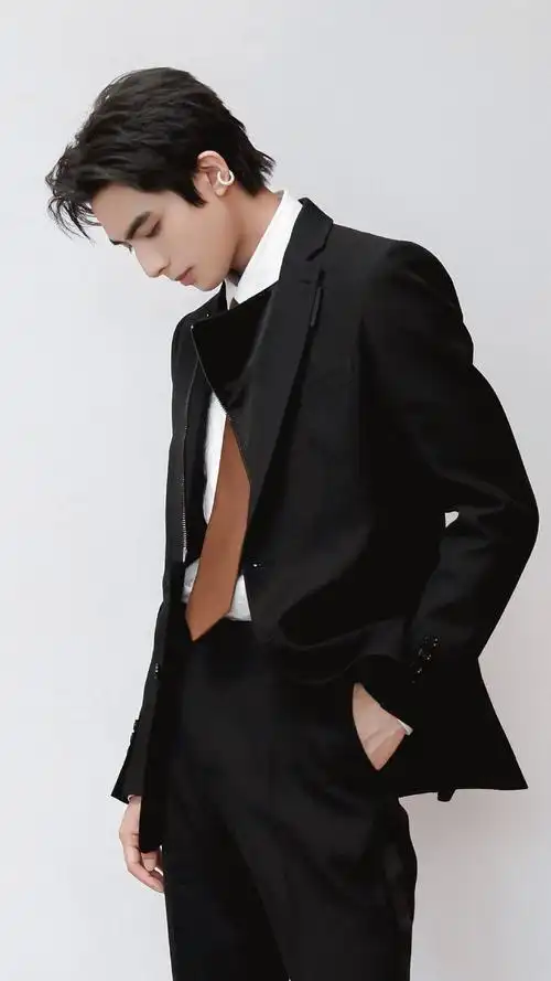 宋威龙这组图真的绝了忍不住开帖夸夸夸的水平