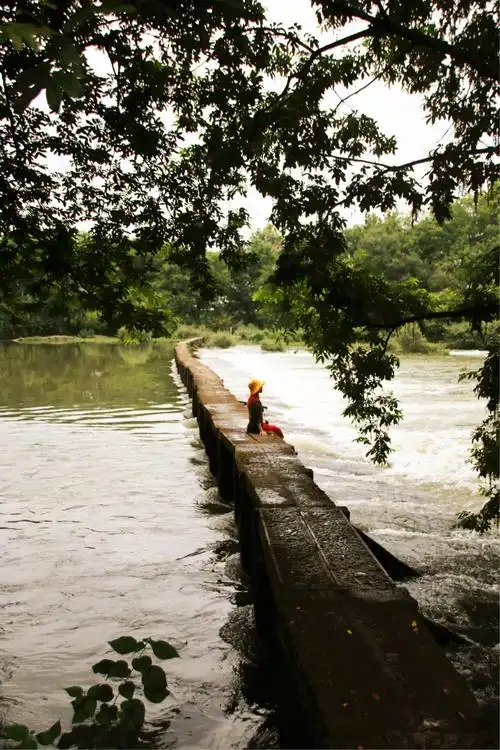 山山水水石梁桥