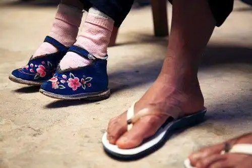 三寸金莲脚简笔画