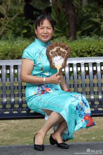 2019年2月14日(情人节)七旬大妈的旗袍服装秀 - 美篇