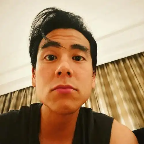 必须靠团购方式分配食材,满足一日所需,彭于晏在社交平台分享日常生活