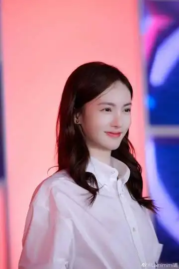 昨晚的红衣金晨 今晚的白衣王一博 这两位神. 来自lamimimi媚 - 微博