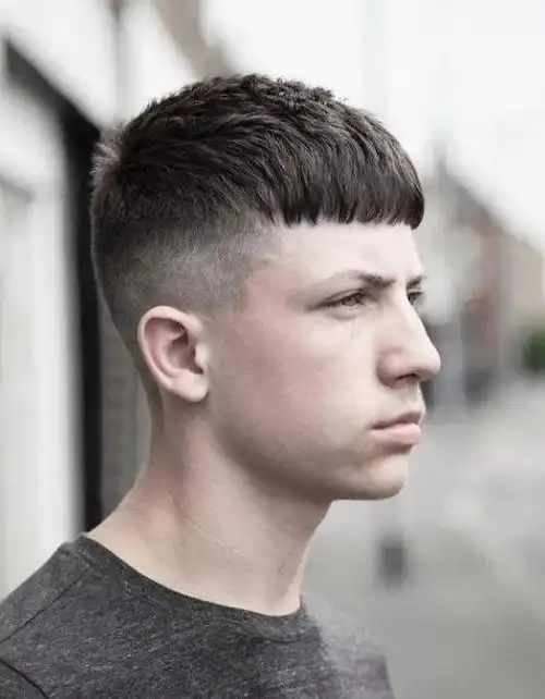 简单2022刘海发型男,打造出不同的格调