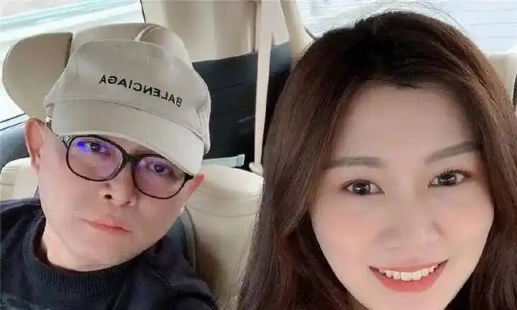 孟非相伴几十年的妻子,原来是她,鲁豫都惊叹:简直太漂亮了!