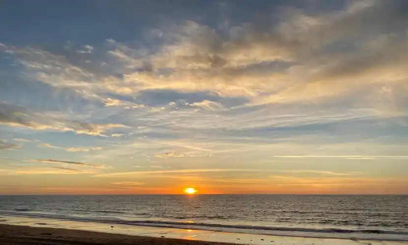 sunset at redondo beach 丽浪多海滩的日落黄昏
