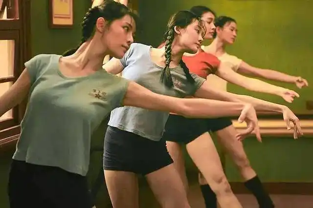 《芳华》选女演员,冯小刚很挑剔,原来有故事