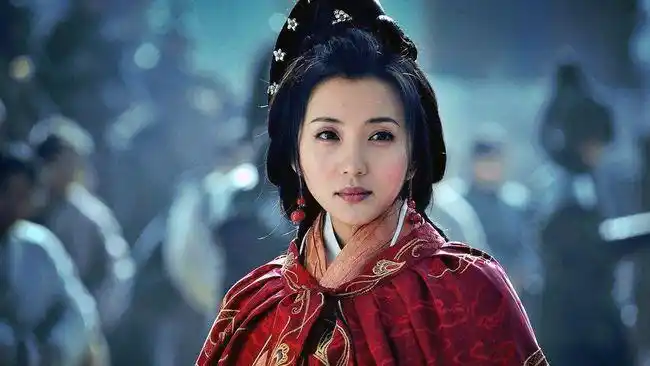 闭月之姿,貂蝉拜月