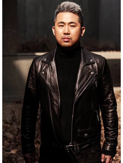 /p> p>1999年,参加"陕西省流行歌手大赛"获得冠军.