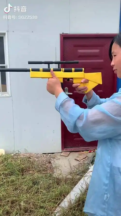 折纸做一把awm狙击手玩具枪多做几把可以跟小伙伴们