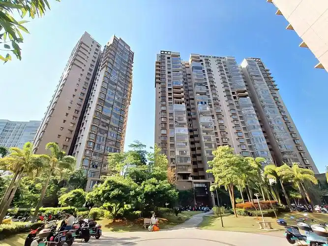 滨江新苑a区3室2厅2卫111.63㎡南北178万