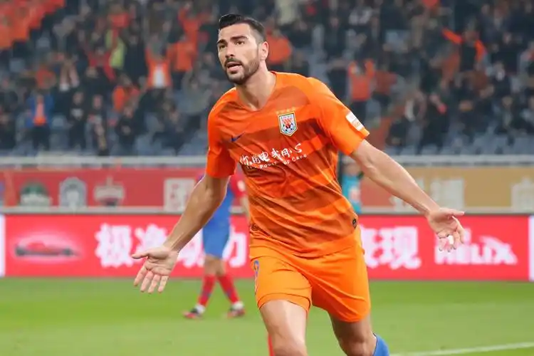 9号佩莱在鲁能泰山的9个关键词从保级到冠军还有瓦尔加