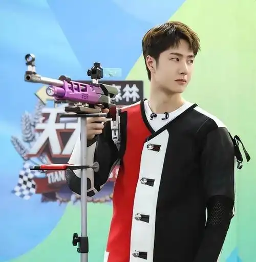 这一次衣衫不整演穷人的王一博给流量明星提了个醒