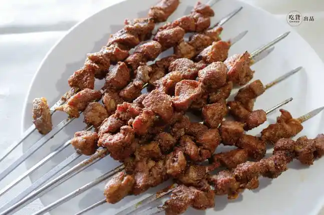 炭烤羊肉串儿,老板你这不是江南菜馆吗?