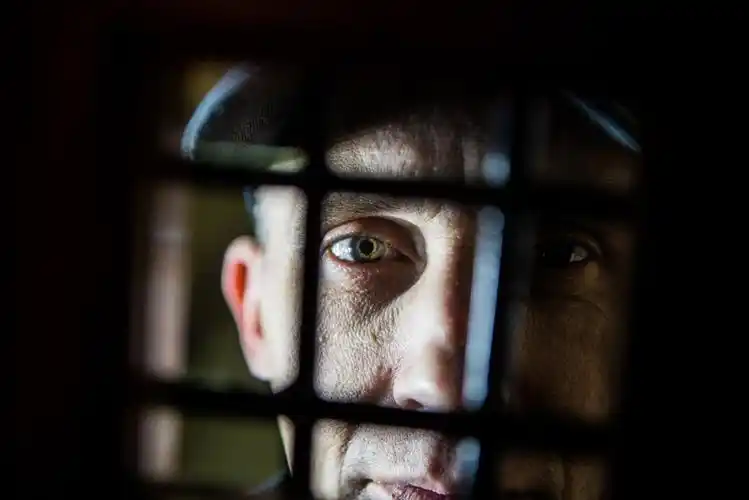 『图集』乌克兰监狱里的罪犯之眼