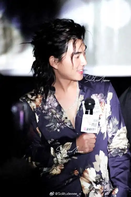 任贤齐超话9090我真的太爱长发了!