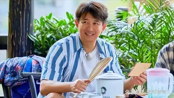 的影视作品多年,总的来说,黄磊似乎给人的感觉只停留在了"纸上谈兵"