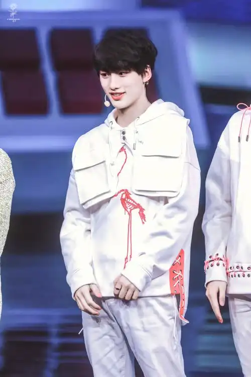 丁程鑫接招吧前辈