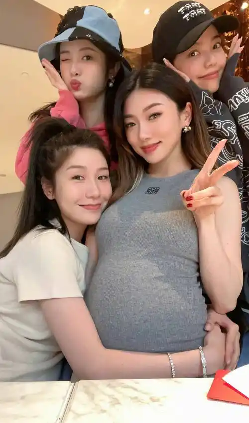 郑恺前女友程晓玥晒孕照,要当妈妈了幸福感爆棚!_照片_男友_节目